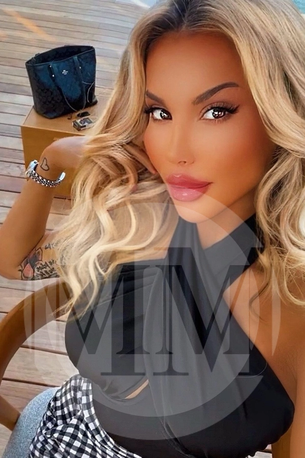 Featured image of London escort Lia